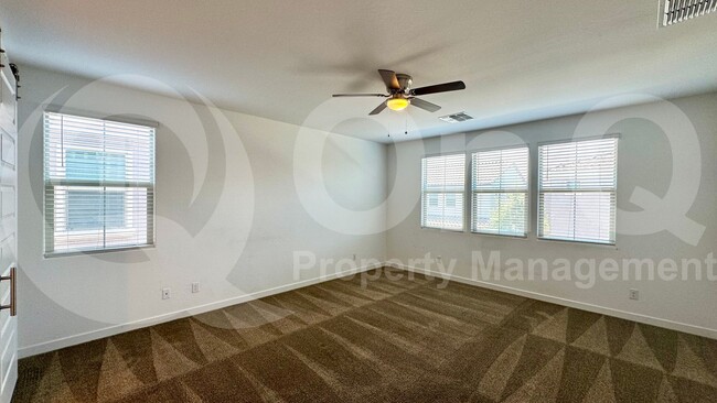 Building Photo - 1068 E Sabino Dr