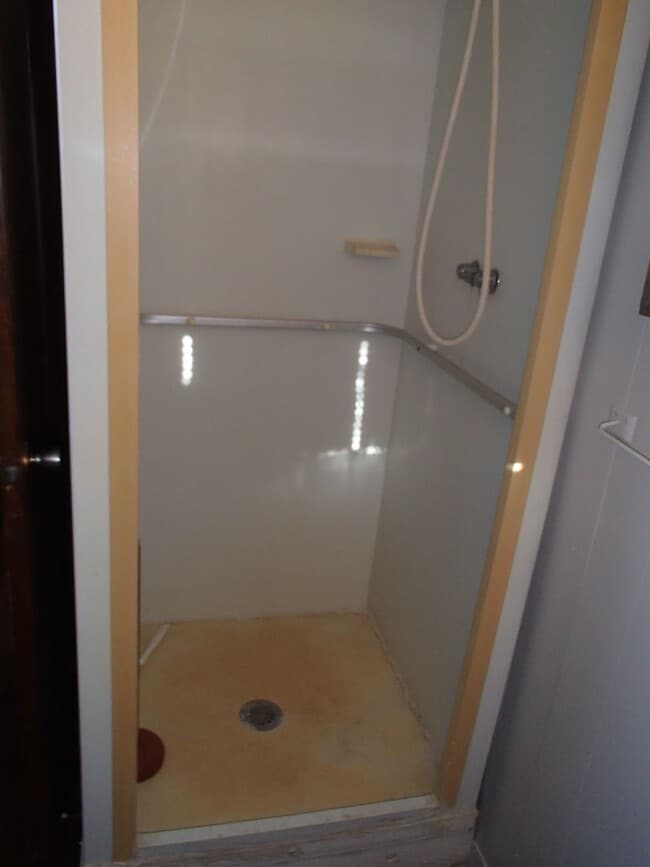 Building Photo - Larger 2 bedroom, 2 bathroom home! Pet Fri...