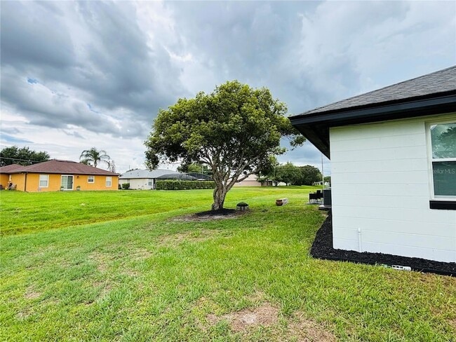 Building Photo - 504 Blackbird Ln