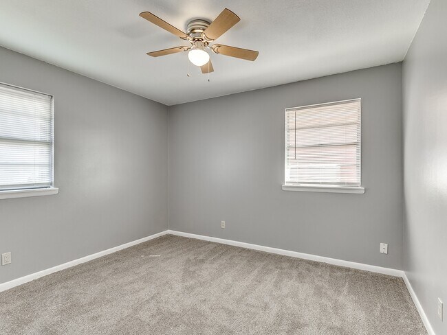 Building Photo - 316 W Bass Ave