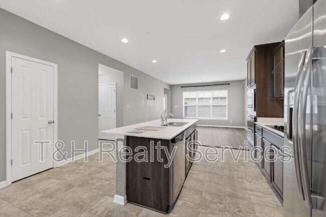 Building Photo - 156 Haugh St