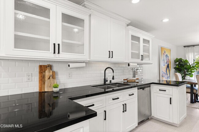 Building Photo - 2544 Northshore Ln