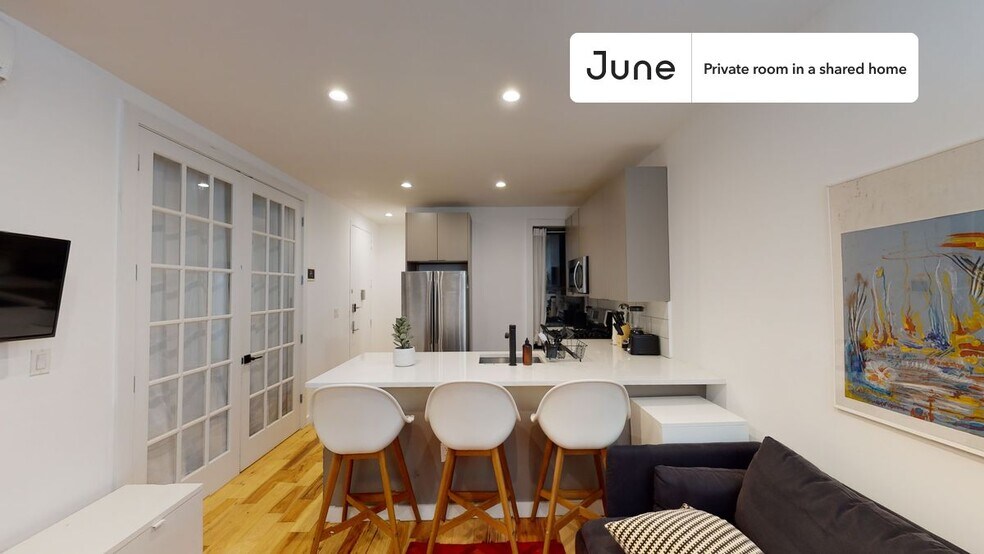 Building Photo - Room in Shared 4 bed/2 bath home in Ridgewood