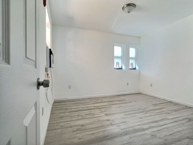 Building Photo - 683 Fairfield Ave