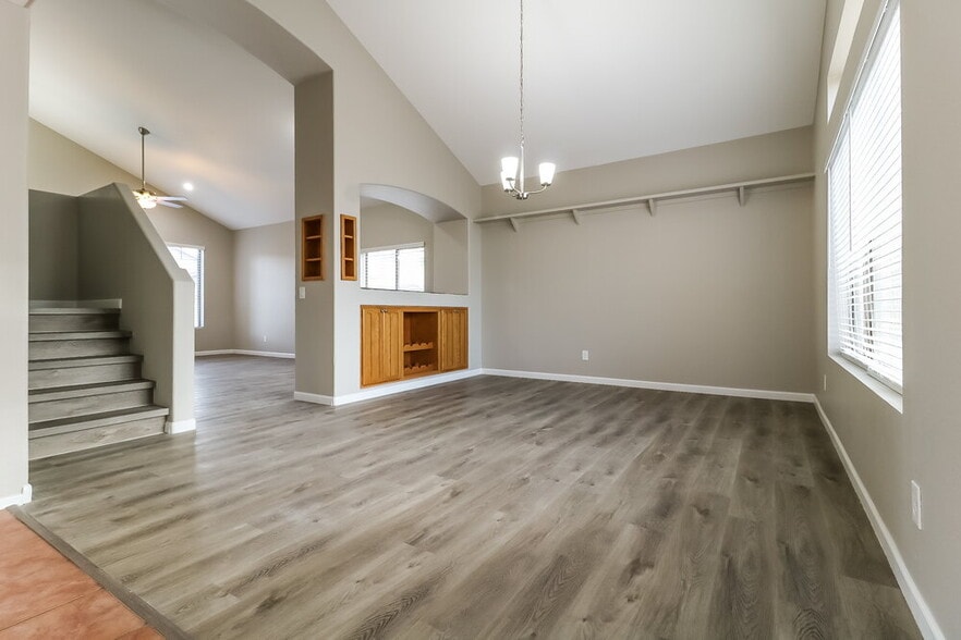 Building Photo - 15911 W Tasha Dr