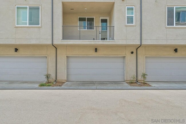 Building Photo - 5212 Beachfront Cove