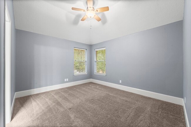 Building Photo - 17 E Willowood Ct