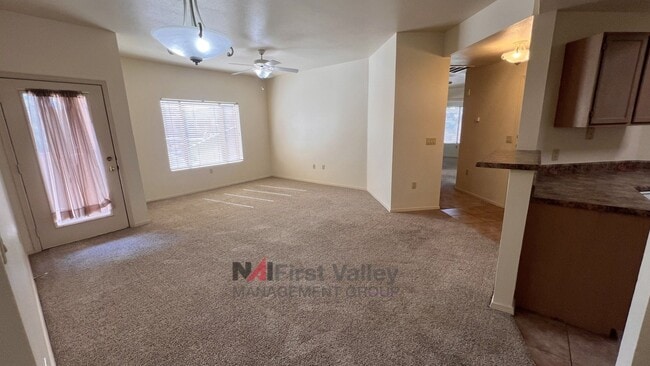 Building Photo - 3 Bedrooms, 2 Baths