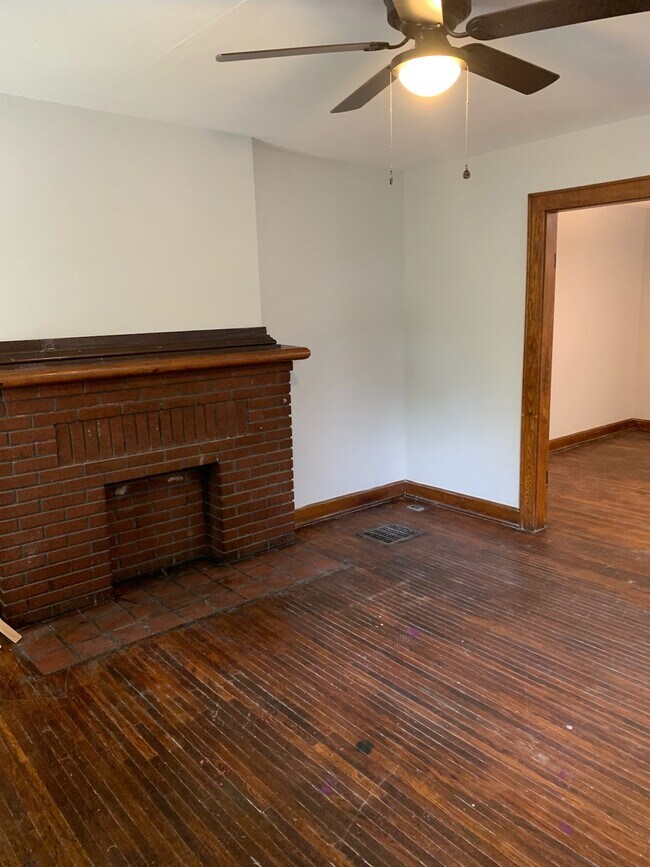 Building Photo - 811 Thurman Ave