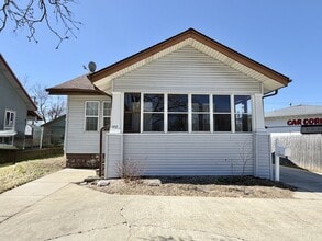 Building Photo - 1212 Center Ave