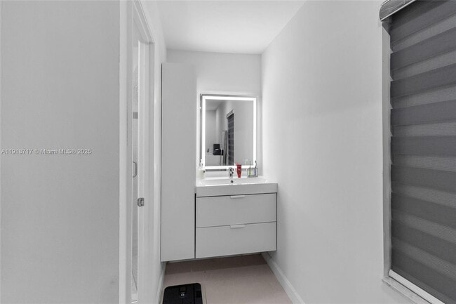 Building Photo - 4456 SW 136th Pl