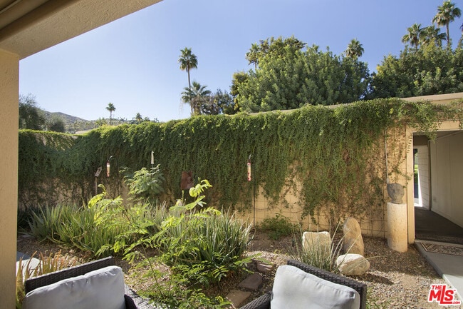 Building Photo - 501 Desert Lakes Cir