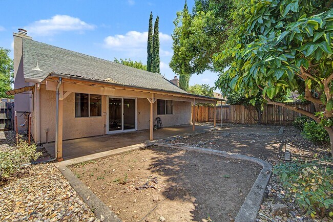 Building Photo - 2 Bedroom 2 bathroom Northside of Yuba City
