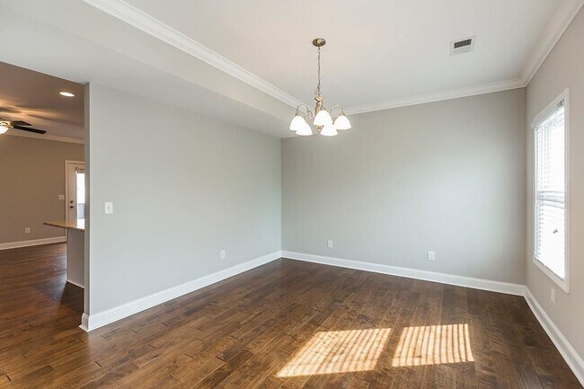 Building Photo - 519 Plunkett St