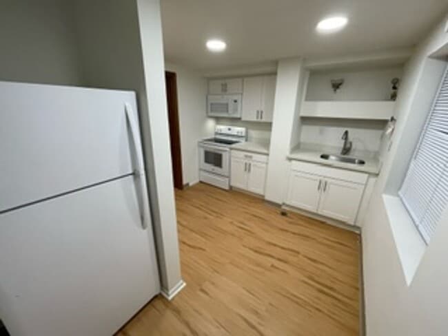 Building Photo - 3811 43rd Ave S