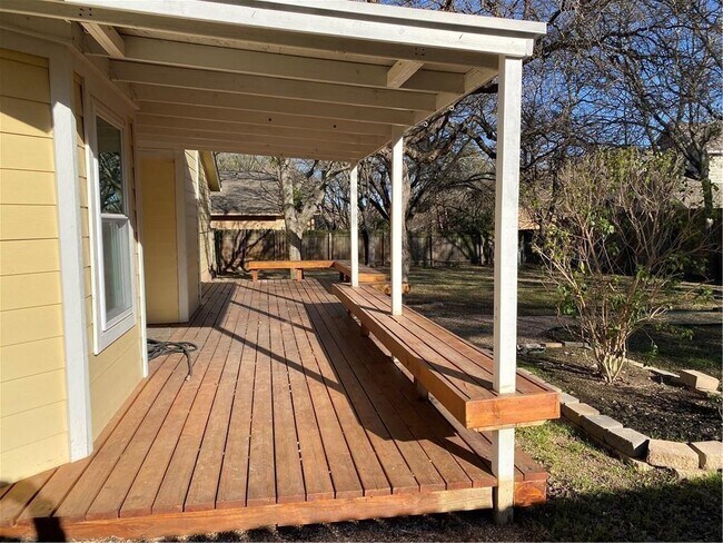Building Photo - 8901 Sparkling Creek Dr