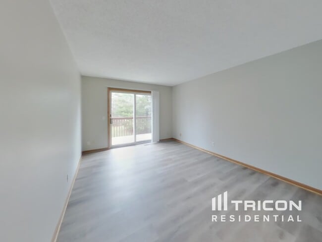 Building Photo - 4350 Thornhill Ln