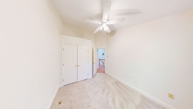 Building Photo - READY TO GO 3 LVL - 3 bed + 2 full and 2 half bath TH