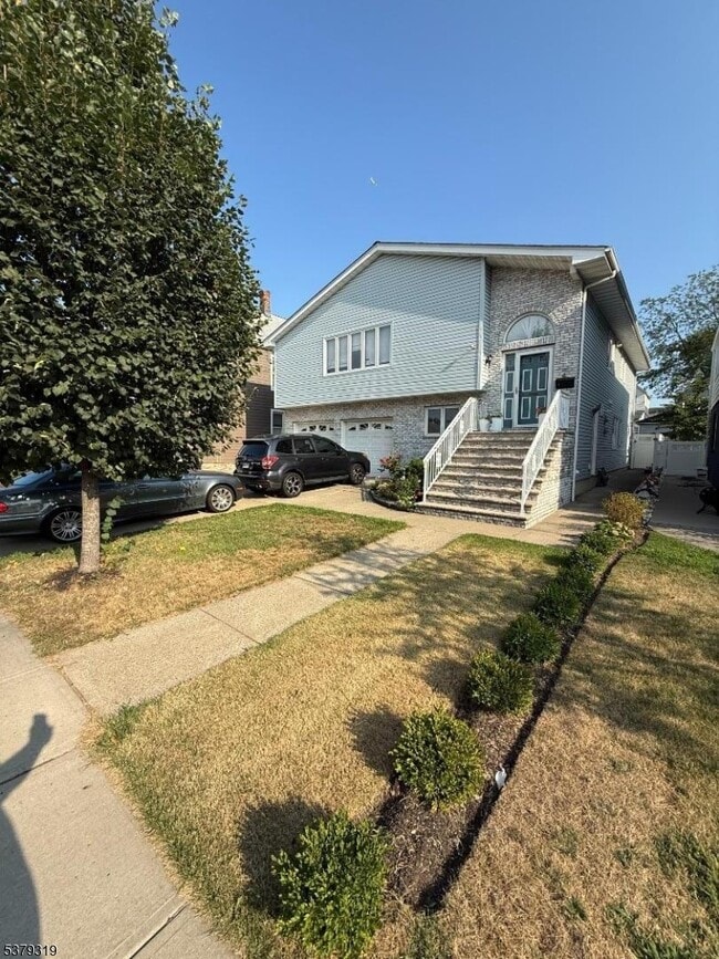 Building Photo - 248 Outwater Ln