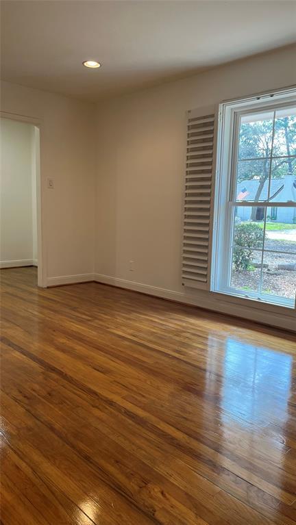Building Photo - 10218 Oak Point Dr