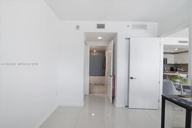 Building Photo - 5300 Paseo Blvd