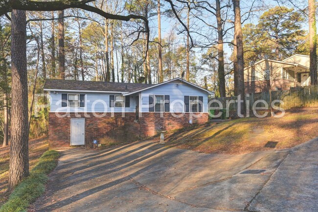 Building Photo - Barony Home