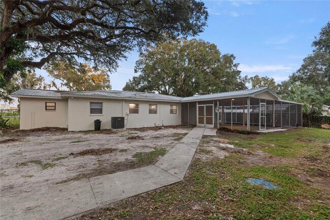 Building Photo - 4905 Nesmith Rd