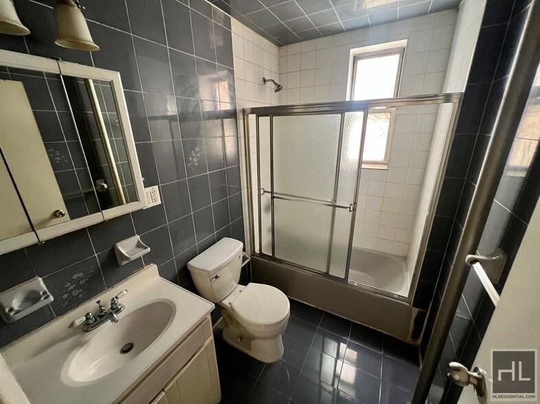 Building Photo - 62 STREET