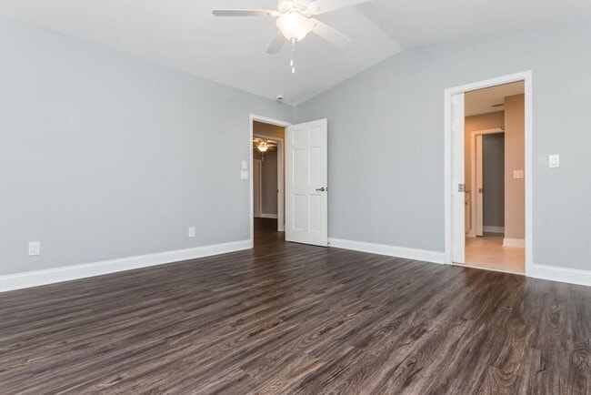 Building Photo - 2681 Ravenoaks Pl