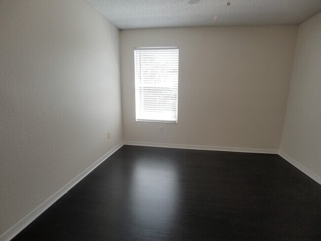 Building Photo - Beautiful Remodeled 2/1 Condo x Rent @ Villa Medici close to Theme Parks!