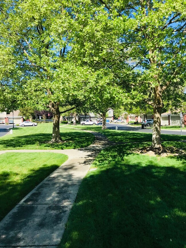 Building Photo - Single Level 2 Bedroom 2 Bath Danville Townhouse/Condo