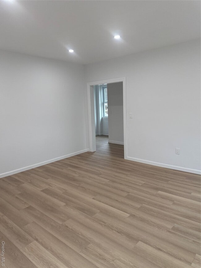 Building Photo - 21 Continental Pl