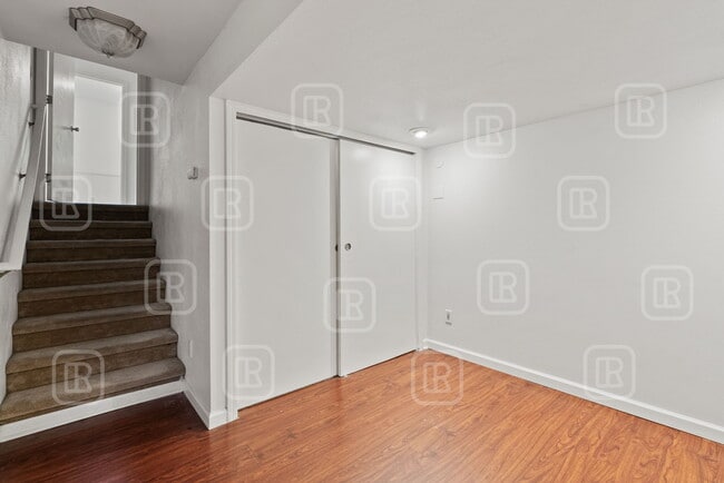 Building Photo - 23713 E Maxwell Ave