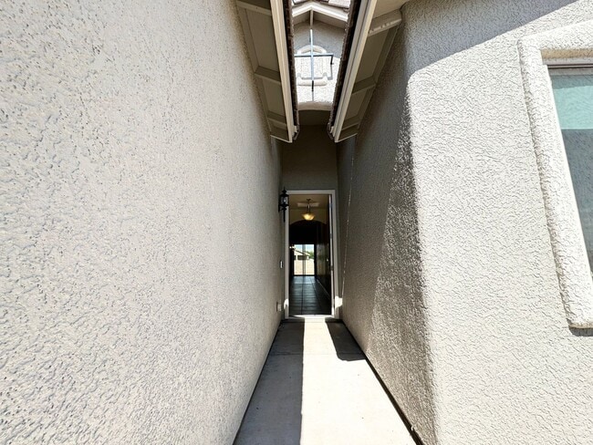 Building Photo - 3BR/2BA/2CG, 1617 sq.ft. rental in Sierra ...