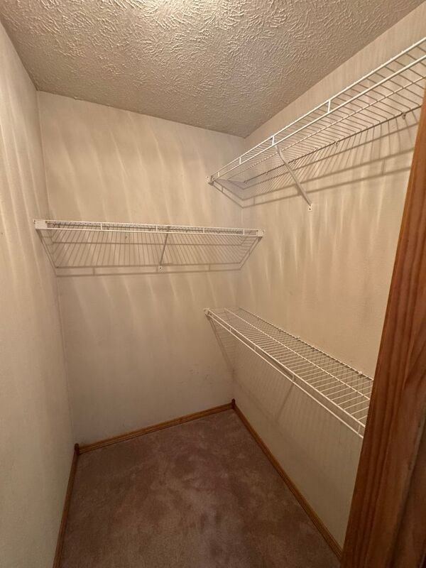 Building Photo - 841 S Hazelnut Ave