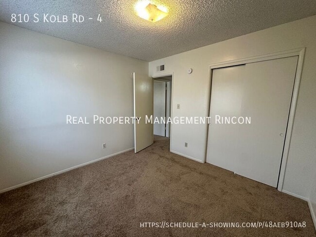 Building Photo - 810 S Kolb Rd