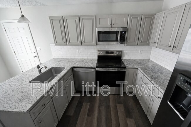 Building Photo - 1670 N Halifax Wy