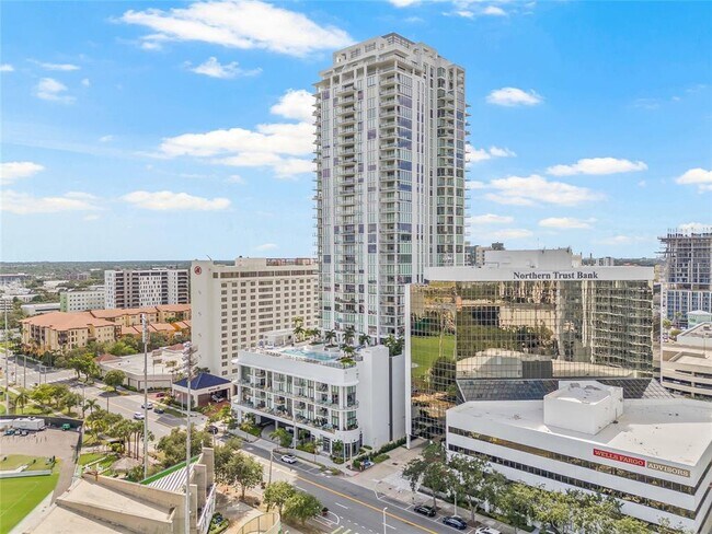 Building Photo - 301 1st St S