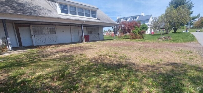 Building Photo - 9 Oaklyn Ave