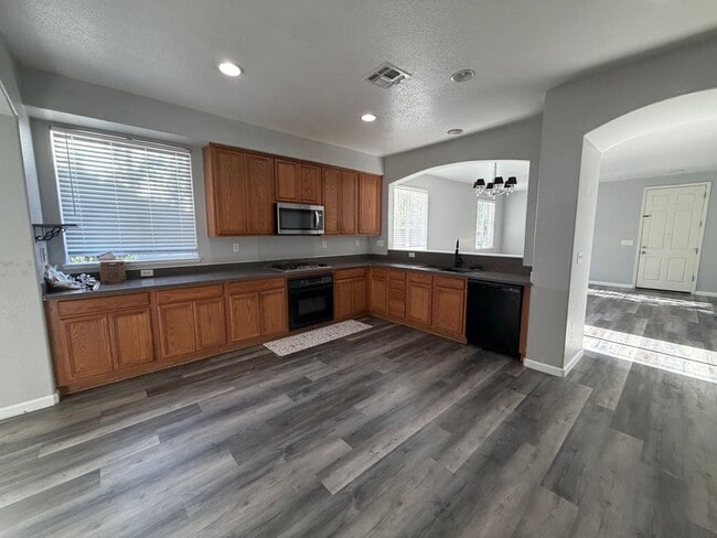 Building Photo - 3 bed/2 ba house - Yuba City