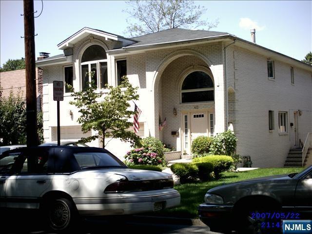 Building Photo - 411 Chestnut St