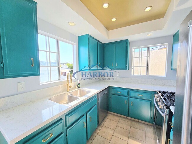 Building Photo - Beautifully Updated 3-Bed, 2-Bath Townhome