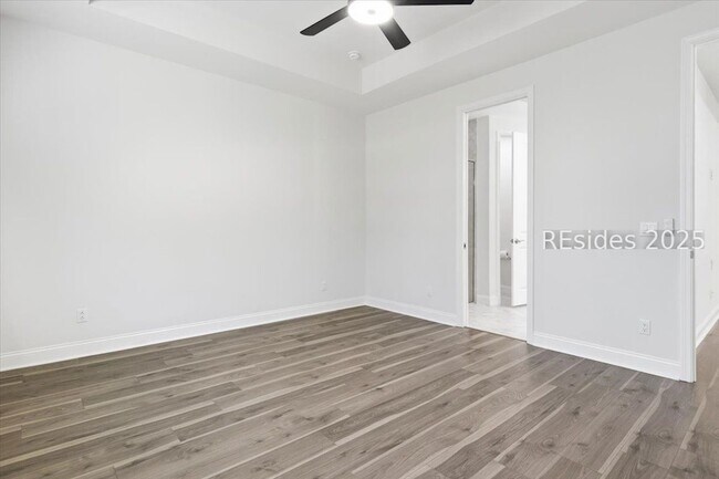 Building Photo - 155 Weekend Ave