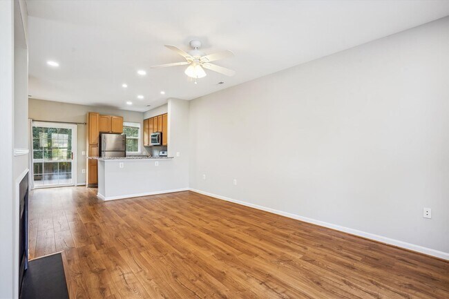 Building Photo - 23076 Fontwell Square