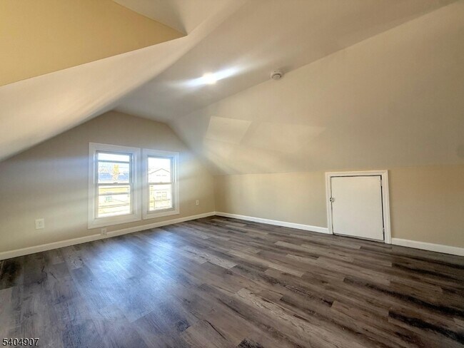 Building Photo - 58 Florida St