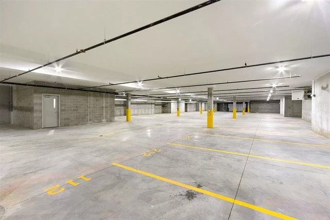 heated garage - 260 N Scott Blvd