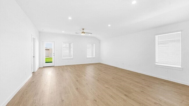 Building Photo - 31702 Carlisle Cv Ct