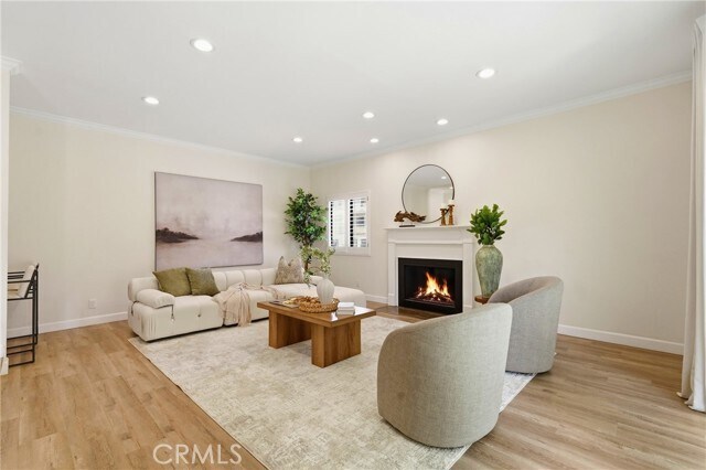 Building Photo - 1433 S Beverly Dr