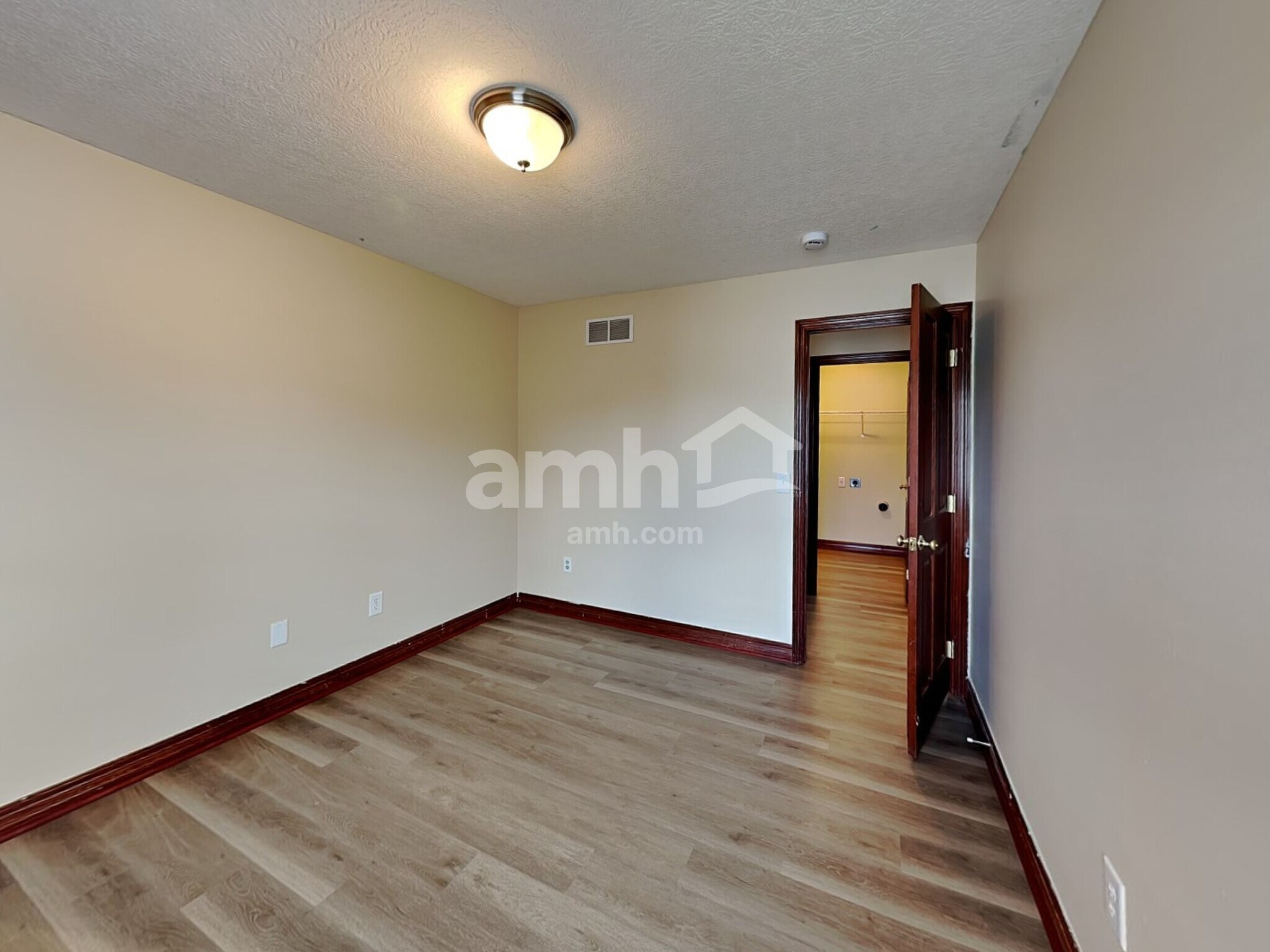 Building Photo - 231 Oakford St