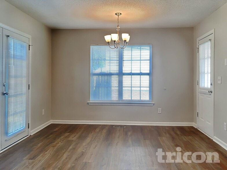 Building Photo - 38 Coachmen Ct